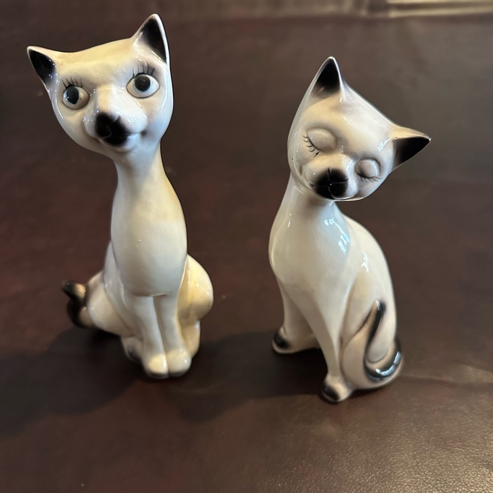 Vintage Siamese cat pair